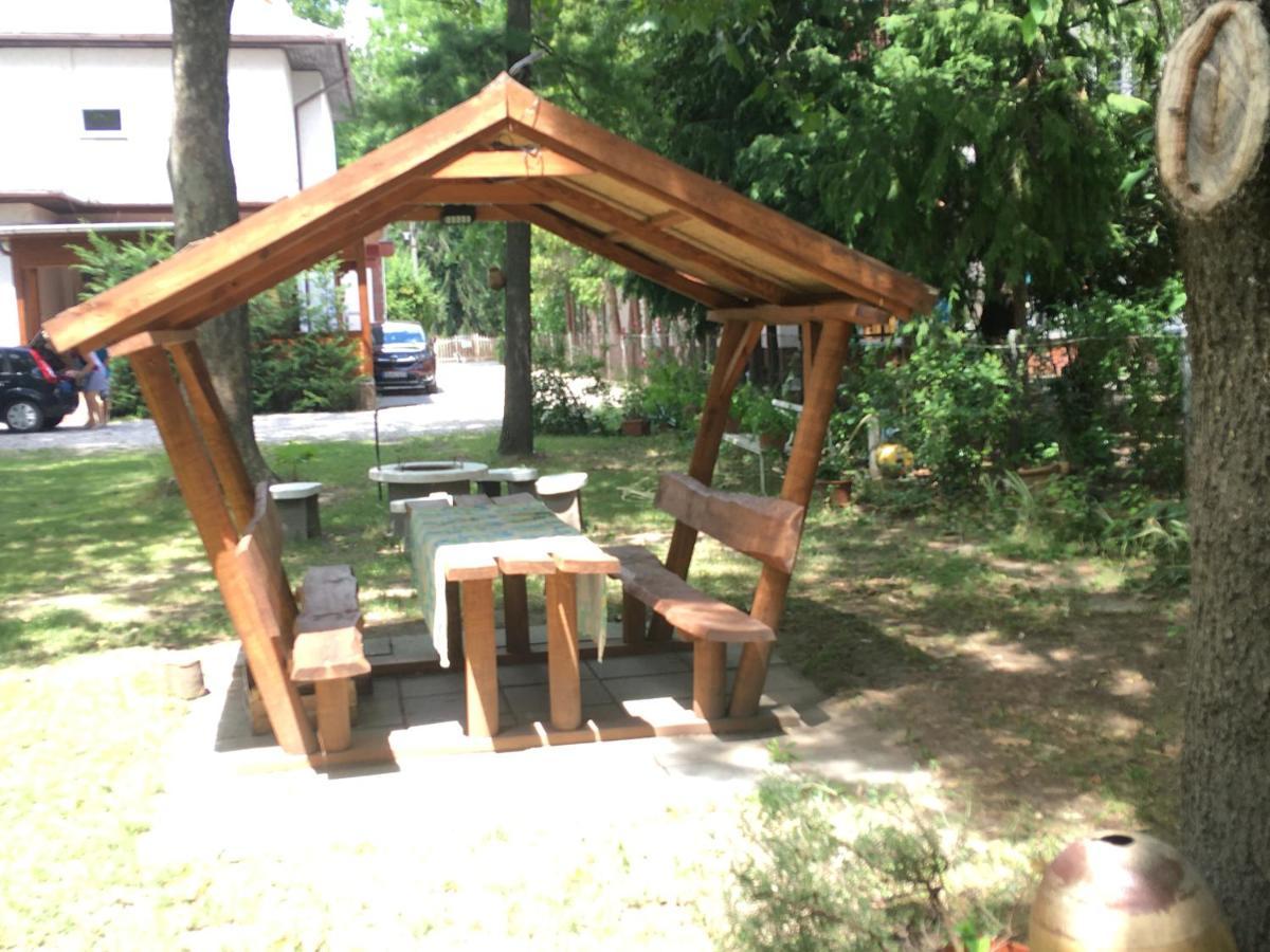 Honved Apartmanhaz Balatonlelle Exterior photo