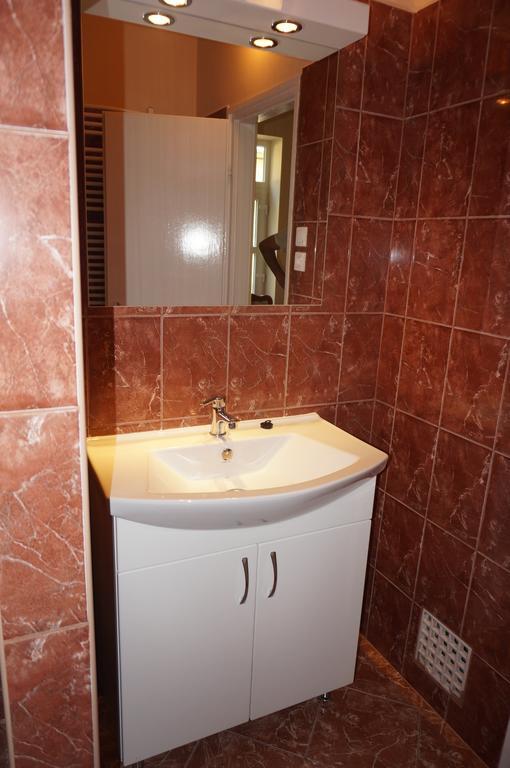 Honved Apartmanhaz Balatonlelle Exterior photo